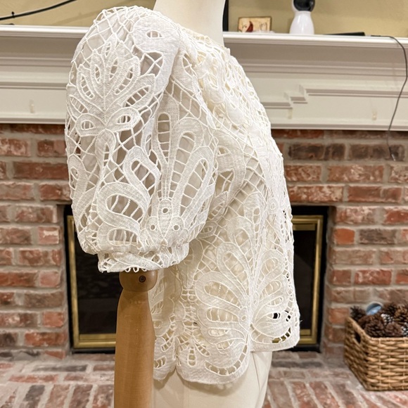 NWOT Express White Lace Puff Sleeve Blouse w/ Attached White Tank / XS - Picture 4 of 11